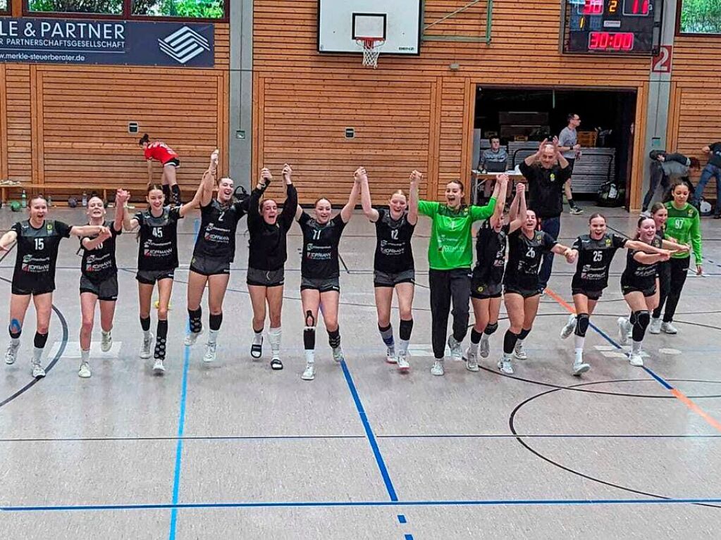 Mai: Die B-Jugend-Handballerinnen der DJK Heimschule Ettenheim steigen in die Bundesliga auf