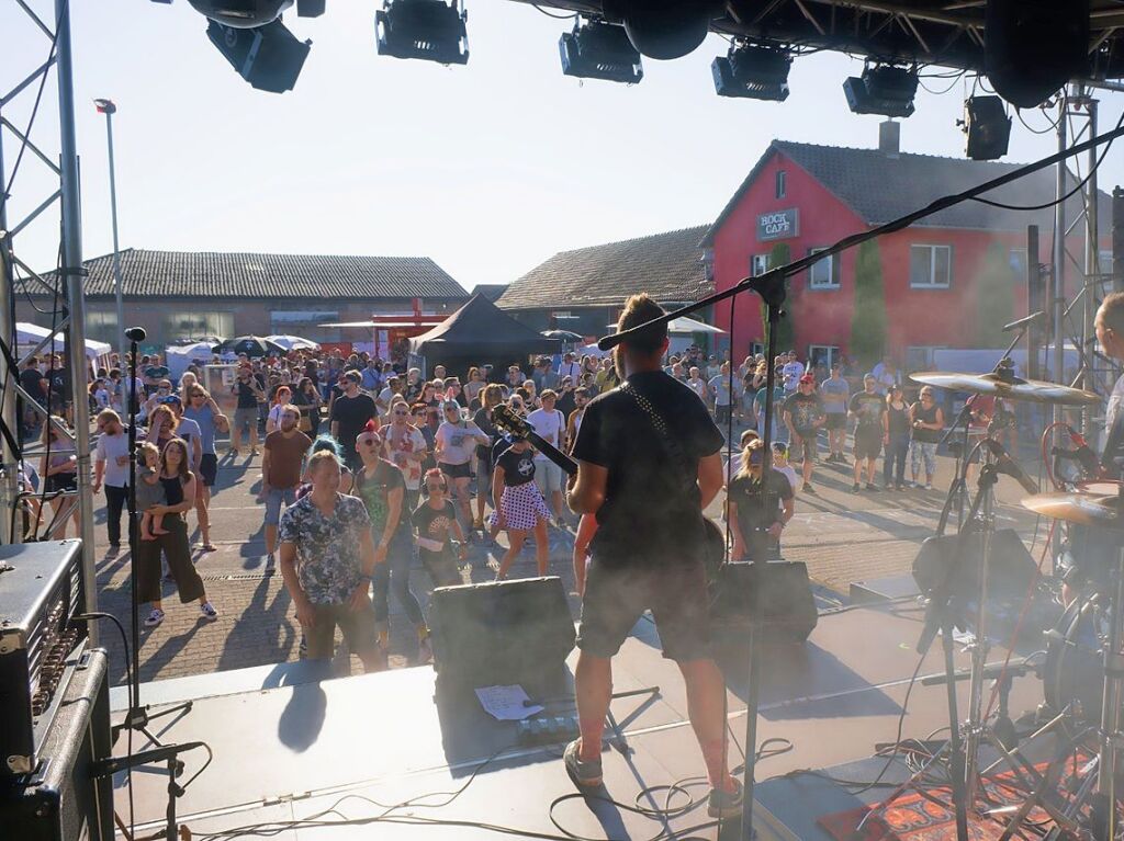 Juni: 2. Auflage des Openair Festivals der Kulturschmiede beim Rockcaf