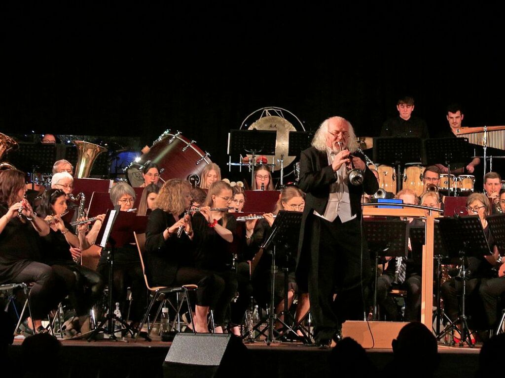 Mrz: Der Musikverein Seelbach begeistert mit seinem Jahreskonzert unter dem Motto „Zurck nach Afrika“.