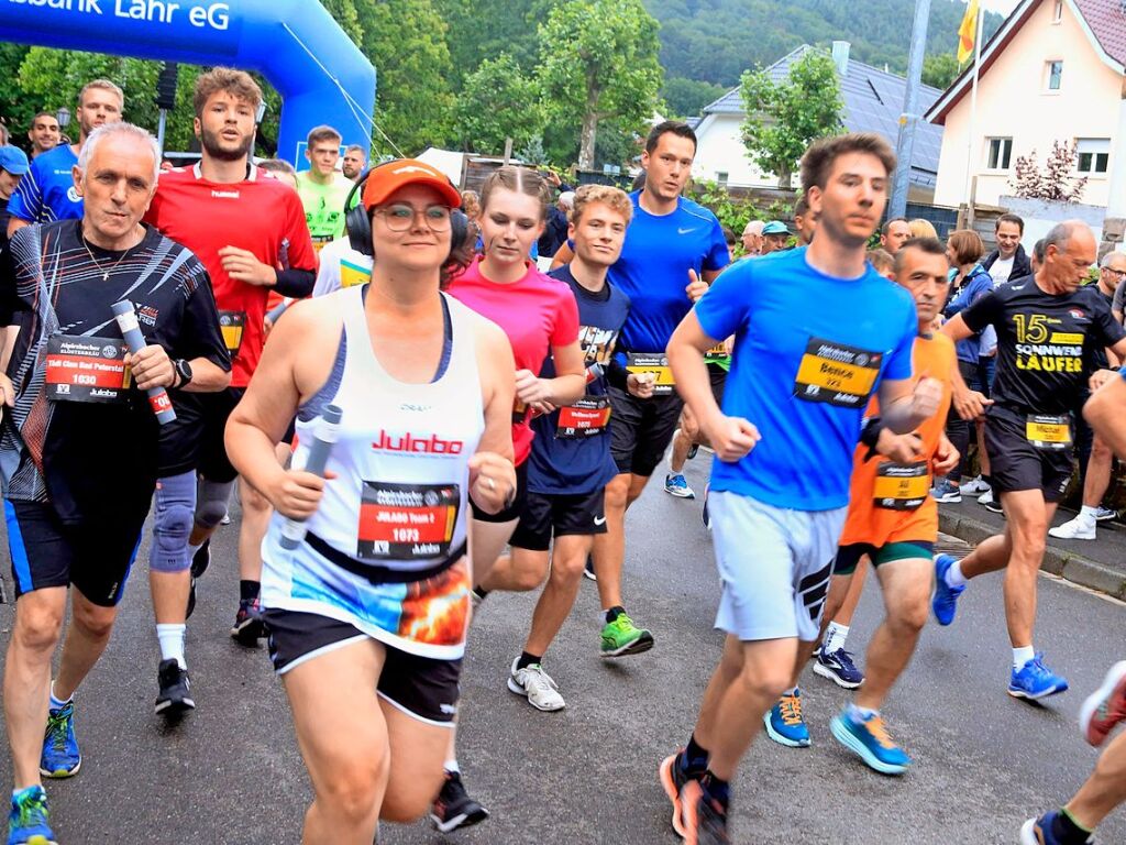 Juni: Beim Sonnwendlauf gehen zahlreiche Luferinnen und Lufer an den Start.