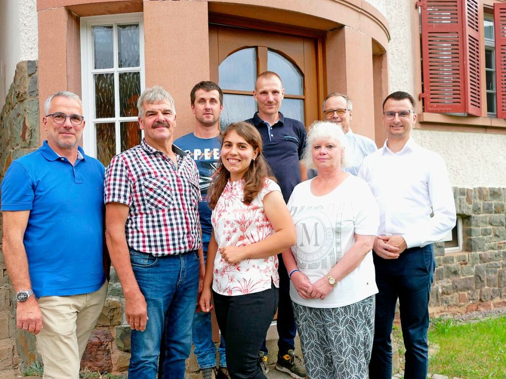 Juli: Nach der Kommunalwahl nehmen die neuen Gremien (hier der Ortschaftsrat Schnberg) ihre Arbeit auf.