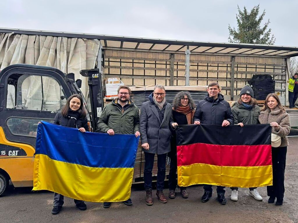 Die Stadt Lahr zeigt sich solidarisch mit der Ukraine: Im Dezember reist eine Delegation nach Kalusch und berreicht Hilfsmittel. Mit der Stadt besteht in Kriegszeiten eine Partnerschaft.