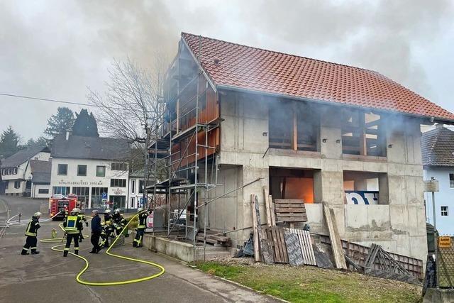 Polizei sucht Zeugen nach Brand in Schmieheim