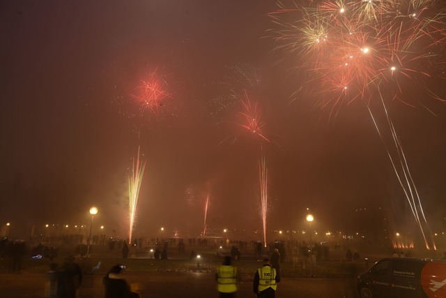 In der Silvesternacht kommt es in Stuttgart zu mehreren Br&auml;nden.  | Foto: Marius Bulling/dpa