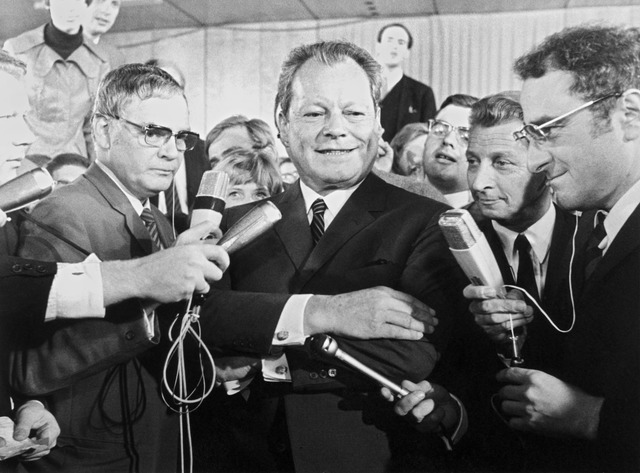 Willy Brandt stellte 1969 in seiner er...gkeitsalters in Aussicht. (Archivbild)  | Foto: dpa