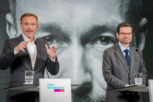 Die FDP-F&uuml;hrung zeigt sich trotz ...zuversichtlich f&uuml;r Bundestagswahl  | Foto: Kay Nietfeld/dpa