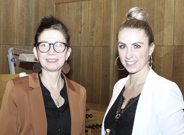 Franziska Rogg (links) und Sophia Lieb...n schnes Konzert zum Jahresabschluss.  | Foto: Cornelia Liebwein