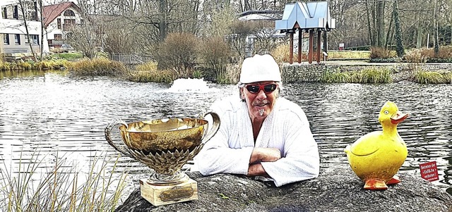 Er hat fr ein  atemberaubendes Event ...:  Hans-Dieter Rahner im Erlenparksee.  | Foto: Hans-Dieter Rahner