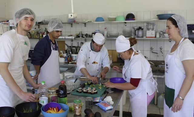 Arbeitseinsatz in der Backstube der Granja El Ceibo  | Foto: Hansjrg Bader