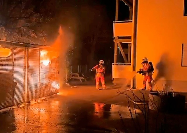 In der Strae Breite in Bad Sckingen brannte ein Mllunterstand.  | Foto: Freiwillige Feuerwehr Bad Sckingen