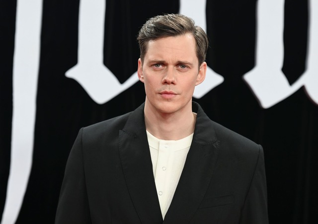 Schauspieler Bill Skarsg&aring;rd bei ...e" im Dezember in Berlin. (Archivbild)  | Foto: Jens Kalaene/dpa