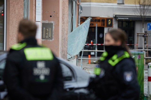 Schwere Sch&auml;den sind in Sch&ouml;neberg zu sehen.  | Foto: J&ouml;rg Carstensen/dpa