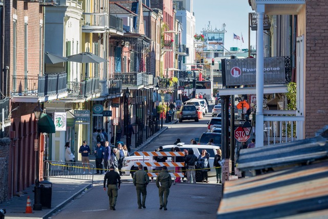 Mindestens 14 Menschen wurden in der S...n einem beliebten Ausgehviertel raste.  | Foto: Chris Granger/The Times-Picayune/The New Orleans Advocate/AP/dpa