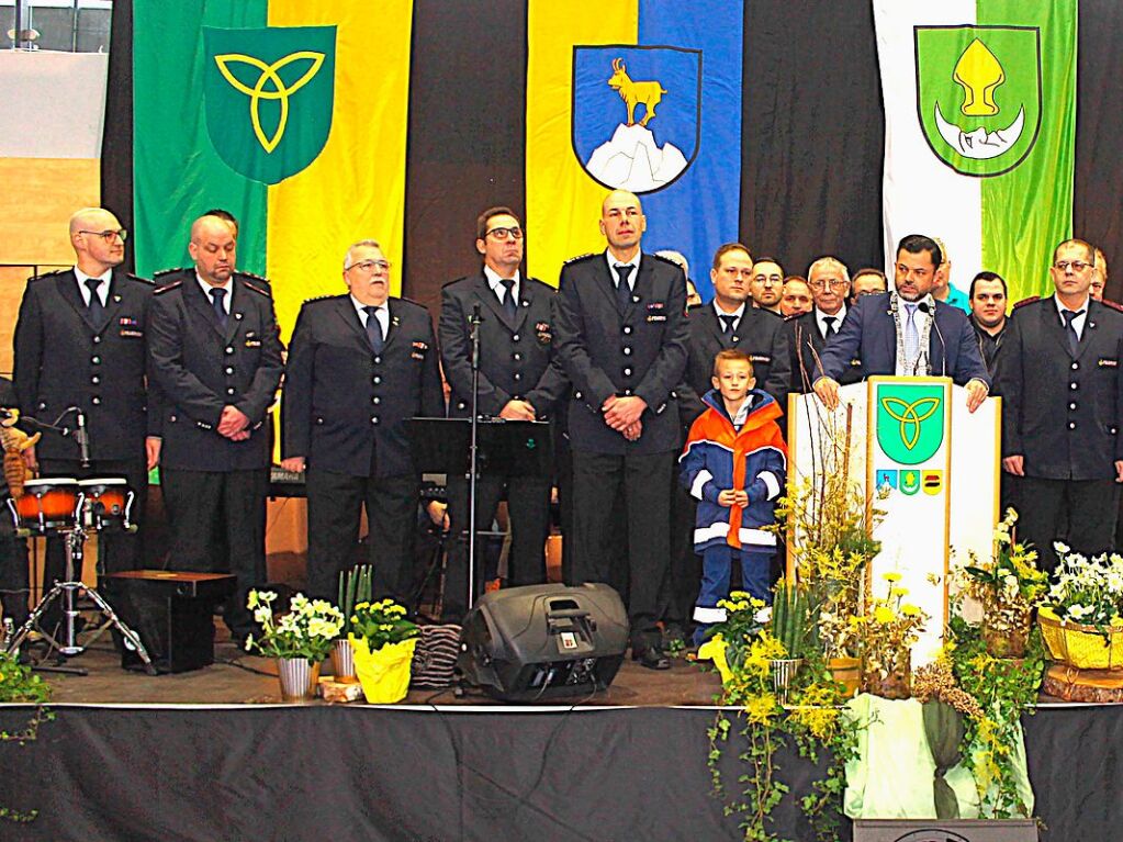 Januar: Beim Neujahrsempfang der Gemeinde Hohberg geht die Brgermedaille an die Feuerwehr. Damit wrdigte Brgermeister Andreas Heck den Einsatz der Feuerwehrleute bei dem Grobrand in Diersburg.