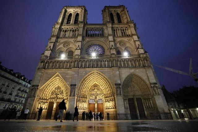 Ist im Dachstuhl der wiederaufgebauten Pariser Kathedrale Notre-Dame Kanderner Eichenholz verbaut?