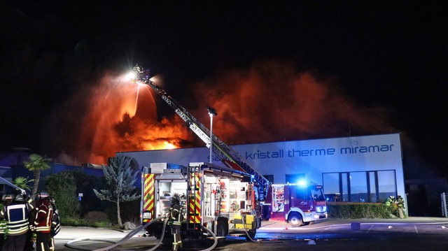 Nach dem Brand im Erlebnisbad "Miramar...nen &Ouml;ffnungszeitraum (Archivbild)  | Foto: Priebe/pr-video/dpa