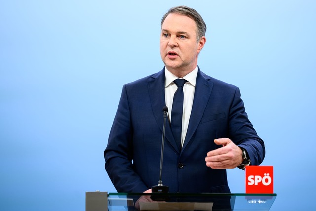 SP&Ouml;-Chef Babler will nun "auf Aug...it den Konservativen weiterverhandeln.  | Foto: Max Slovencik/APA/dpa