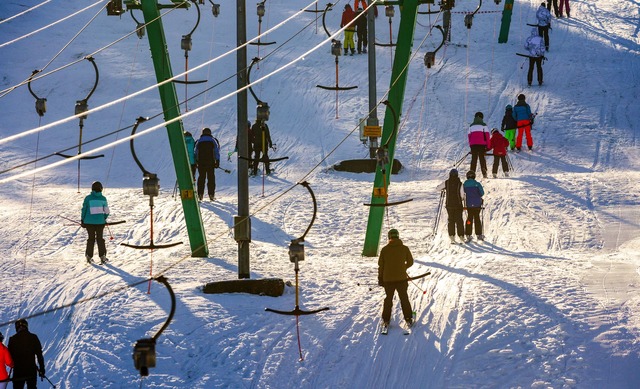 Einige Lifte laufen auch auf der Alb.  | Foto: Thomas Warnack/dpa