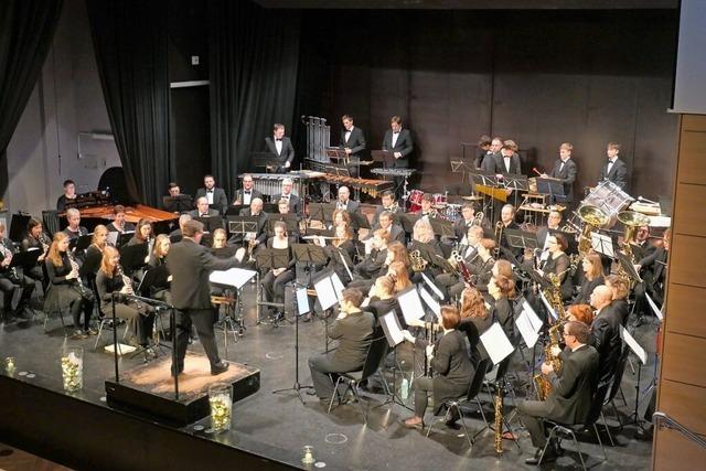 Mystische Klnge der Stadtmusik verzaubern das Publikum in Lffingen