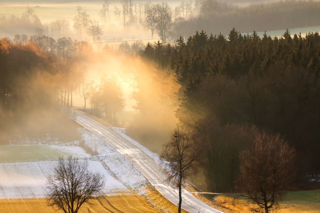 Vor allem der Westen darf sich ab Mitt...-W&uuml;rttemberg vom Montagvormittag.  | Foto: Thomas Warnack/dpa