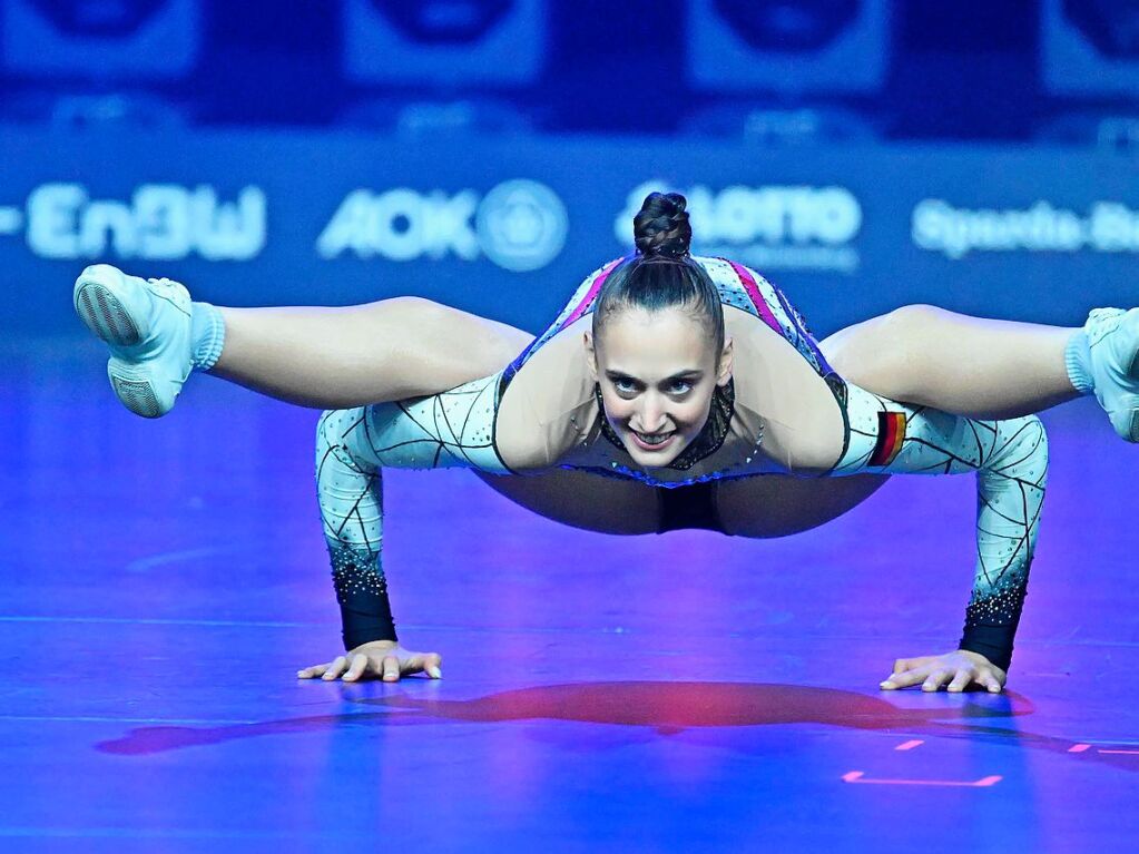 Sie ist ein Feuerwerk der Turnkunst, ein Fest der Akrobatik, Ausdruck der Vielfalt des Sports im Verein: Athletinnen und Athleten, kleine und groe, begeistern Tausende bei der Turngala in Freiburg.