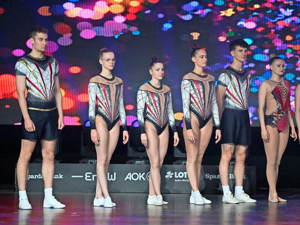 Sie ist ein Feuerwerk der Turnkunst, ein Fest der Akrobatik, Ausdruck der Vielfalt des Sports im Verein: Athletinnen und Athleten, kleine und groe, begeistern Tausende bei der Turngala in Freiburg.