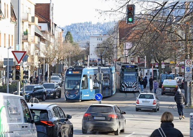 ie Verkehrssituation im Ortskern wird kontrovers diskutiert.  | Foto: Rita Eggstein