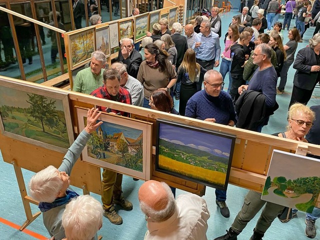 Die Bilderausstellung beim Neujahrsempfang stie auf berwltigendes Interesse.  | Foto: Jutta Schtz