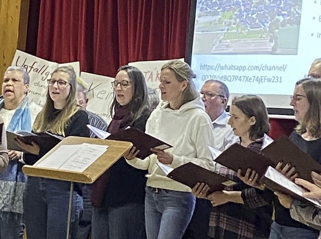 Der gemischte Chor Schallbach rundet d... und „Freedom is coming“. | Foto: Andrea-Maria Habeck Der gemischte Chor Schallbach rundet d... und „Freedom is coming“. | Foto: Andrea-Maria Habeck