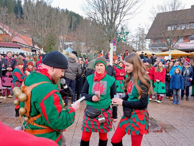 Traditionell erfolgte zur Fasnetserffnung der Seeruber die Neuaufnahme.  | Foto: Eva Korinth