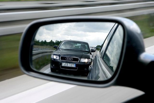 Lichthupe fr Schleicher? Das ist auf Autobahnen erlaubt