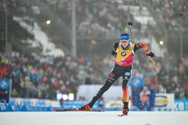 Im tiefen Schnee fiel Preu&szlig; das Laufen schwer.  | Foto: Martin Schutt/dpa