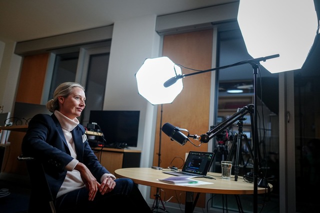 AfD-Chefin Alice Weidel kurz vor ihrem Talk mit Elon Musk.  | Foto: Kay Nietfeld/dpa-POOL/dpa