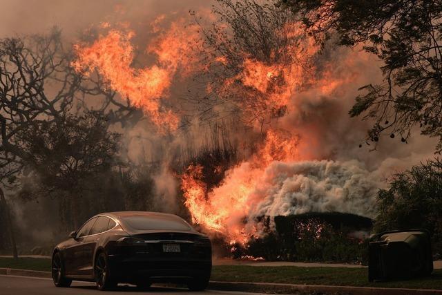 Brnde in Los Angeles: Zwei Feuer weiterhin auer Kontrolle