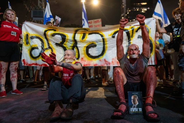 In Israel gibt es immer wieder Demonst...n festgehaltenen Geiseln. (Archivbild)  | Foto: Ohad Zwigenberg/AP/dpa