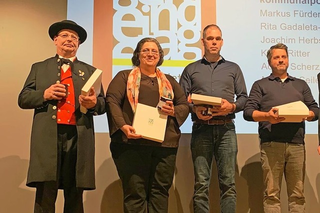 Klaus Ritter, Rita Gadaleta-Ebner, Ach... oder im Gemeinderat von March geehrt.  | Foto: Mario Schneberg