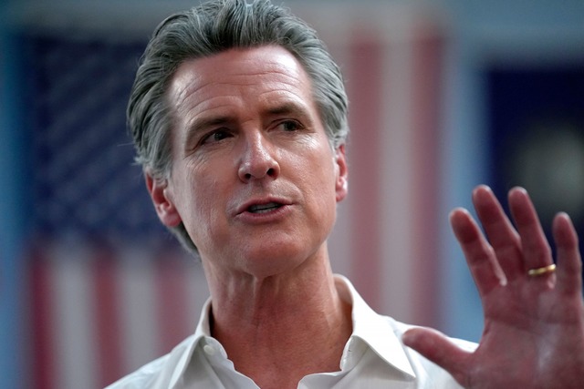 Gavin Newsom ist ein bekannter demokratischer Politiker in den USA. (Archivbild)  | Foto: Steven Senne/AP