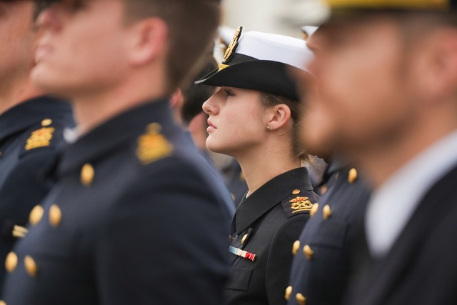 Die Prinzessin geht an Bord.  | Foto: Francisco J. Olmo/EUROPA PRESS/dpa