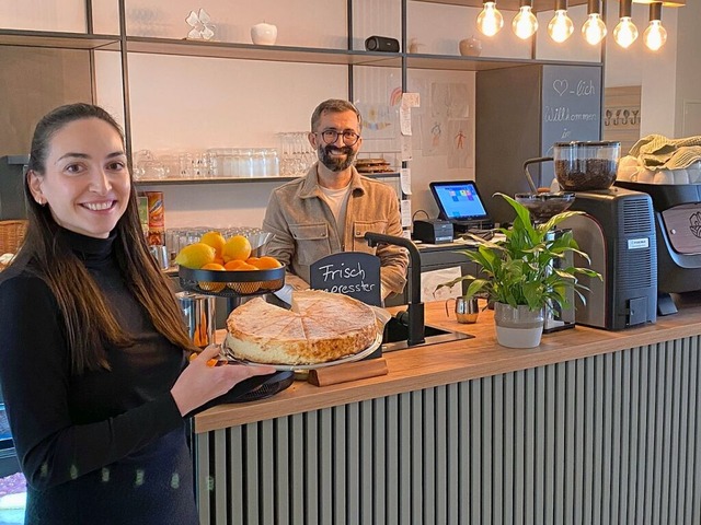 Sadiye und Said  Gmser betreiben in ...Caf mit Hotel &#8222;feelfalt&#8220;.  | Foto: Jutta Schtz