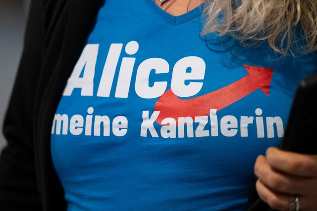 AfD-Chefin Alice Weidel wurde am Samst...erkandidatin gek&uuml;rt und gefeiert.  | Foto: Sebastian Kahnert/dpa