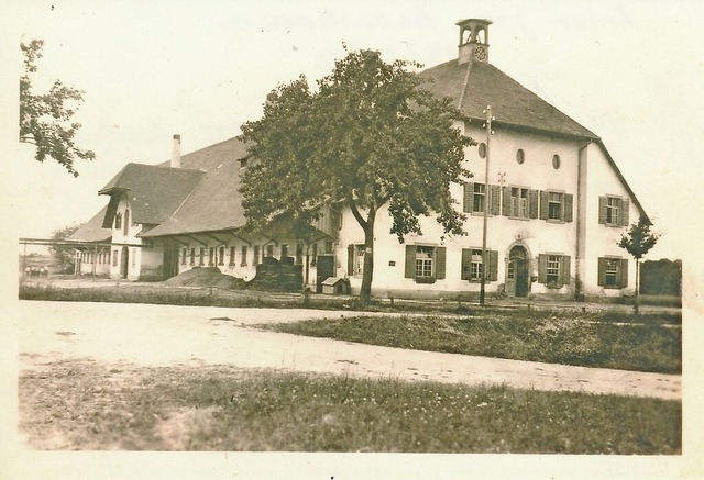 Vorher &#8211; nachher: Was frher der...Verwaltung des Mundenhofs in Freiburg.  | Foto: Mundenhof