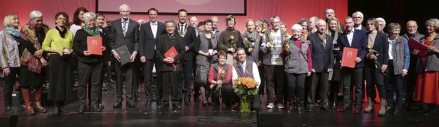 Alle am Sonntag Ausgezeichneten stellt...bild auf die Bhne der Oberrheinhalle.  | Foto: Ralf Burgmaier