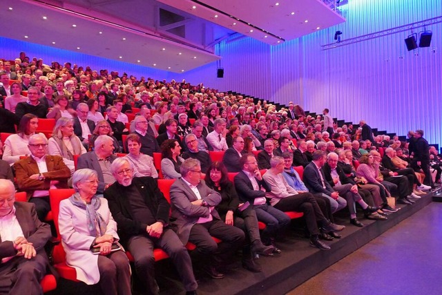 Vor groem Publikum konnte Oberbrgerm...ne Gedanken zum neuen Jahr entwickeln.  | Foto: Ralf Burgmaier