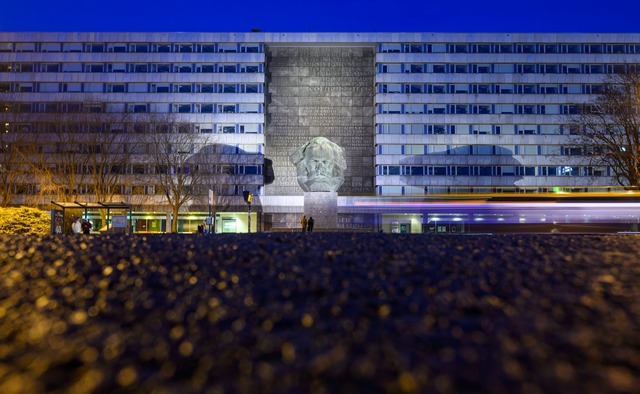 Schauplatz der gro&szlig;en Er&ouml;ff...e Marx-Monument der Stadt (Archivbild)  | Foto: Hendrik Schmidt/dpa