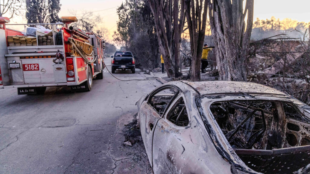 Wo das Feuer-Inferno ber die Stadt gefegt ist, steht kaum mehr ein Haus. Immer noch ist die Gefahr nicht vorbei.