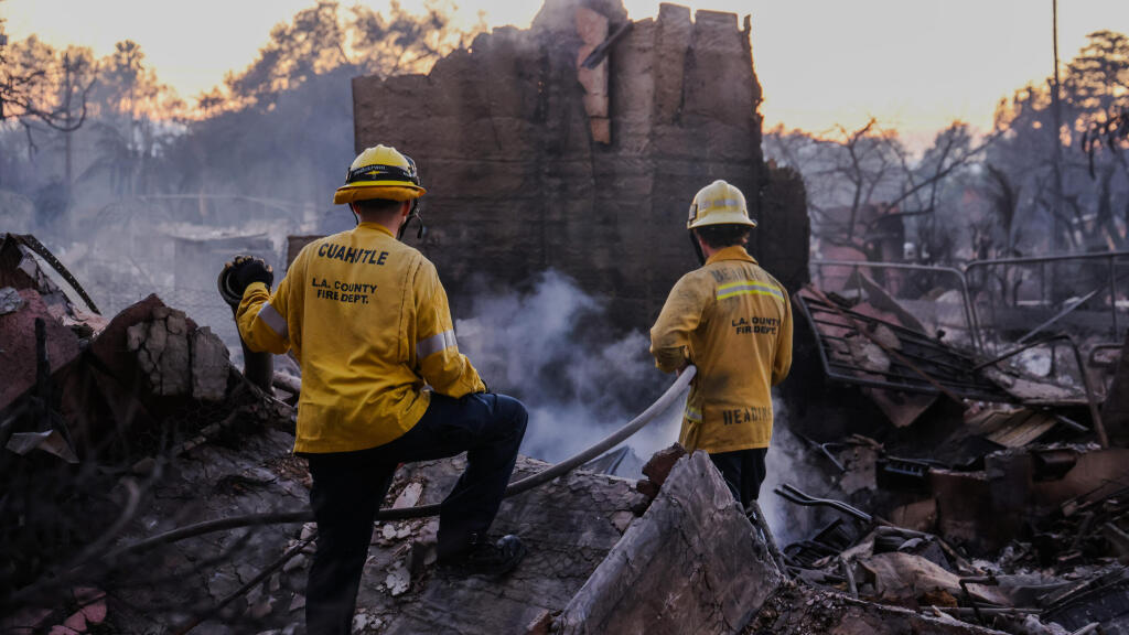 Wo das Feuer-Inferno ber die Stadt gefegt ist, steht kaum mehr ein Haus. Immer noch ist die Gefahr nicht vorbei.