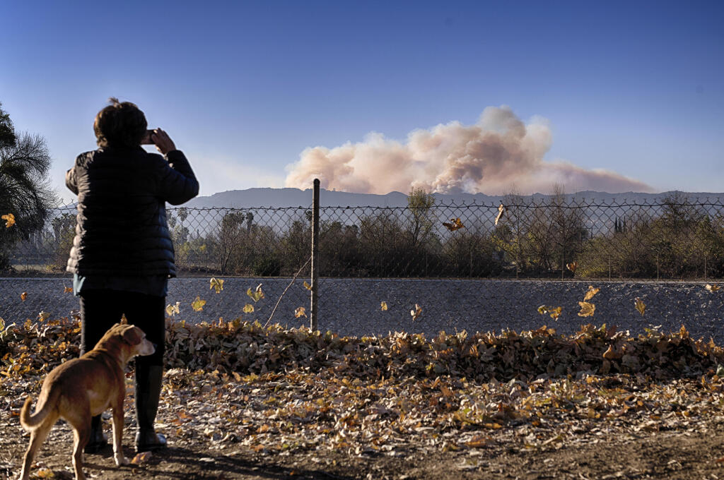 Wo das Feuer-Inferno ber die Stadt gefegt ist, steht kaum mehr ein Haus. Immer noch ist die Gefahr nicht vorbei.