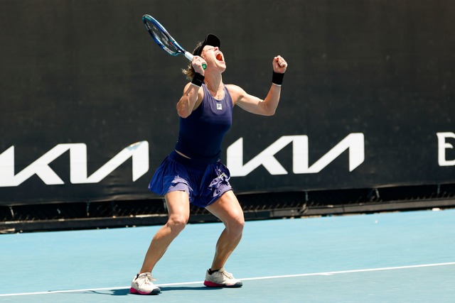 Jubelte &uuml;ber ihren hart erk&auml;mpften Erstrundensieg: Laura Siegemund  | Foto: Frank Molter/dpa