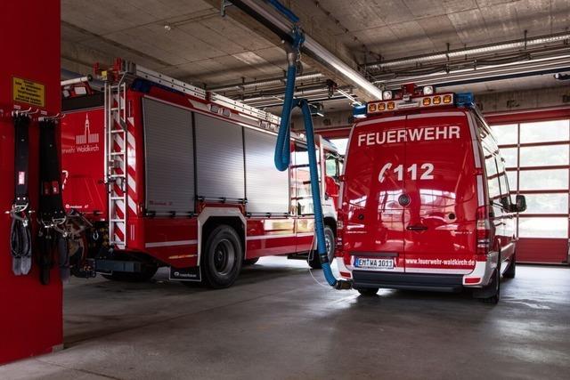 Buchholzer Feuerwehr lscht Brand in Neubau