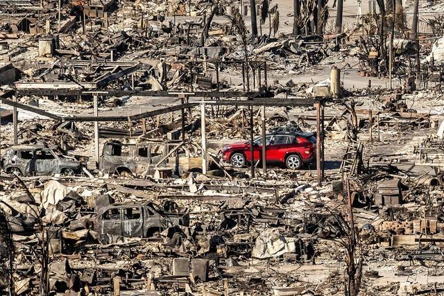 Wettlauf gegen die Zeit: Wind knnte Feuer neu anfachen